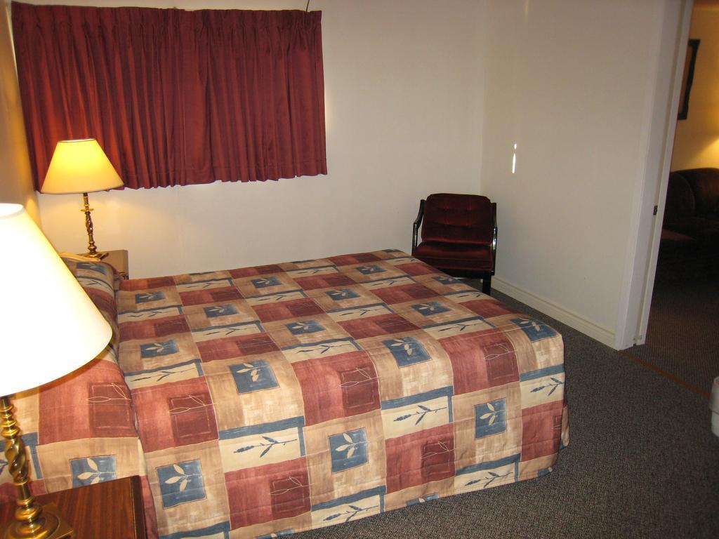 Downtowner Motor Inn 크레스턴 객실 사진