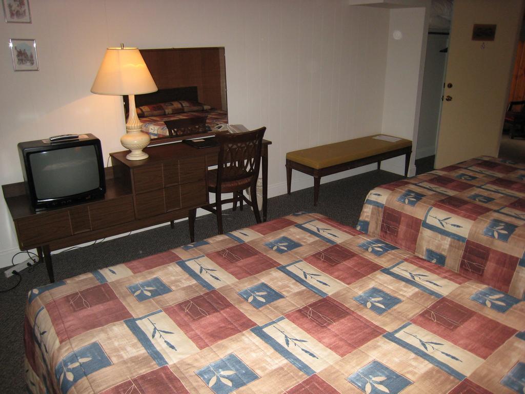 Downtowner Motor Inn 크레스턴 객실 사진