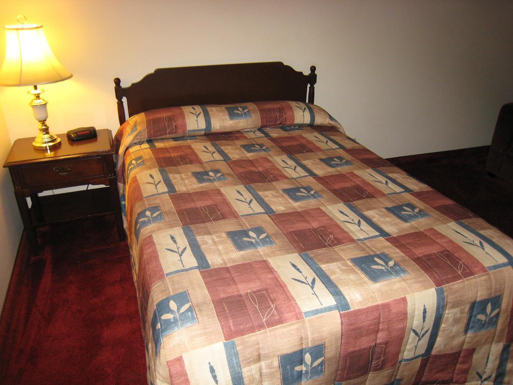 Downtowner Motor Inn 크레스턴 객실 사진