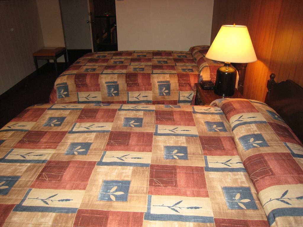 Downtowner Motor Inn 크레스턴 객실 사진